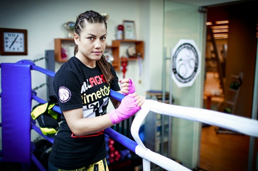 Шәріпова WBC International белбеуі үшін жекпе-жек өткізеді