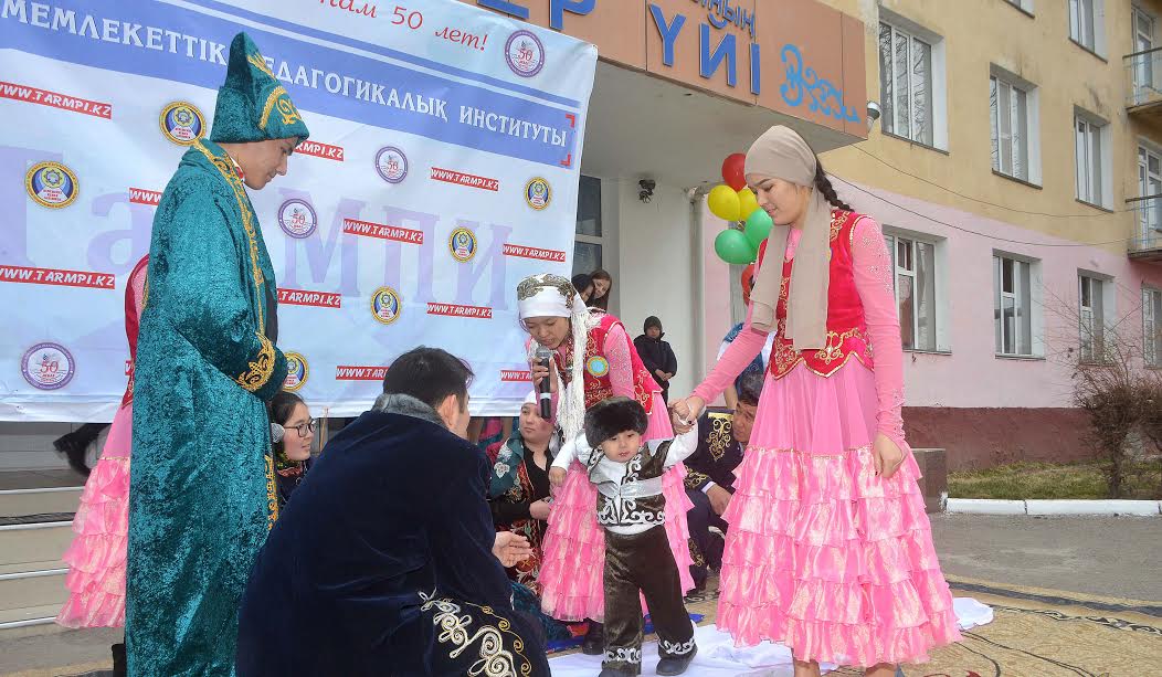 Жамбылдық студенттер арасында ұлттық ойындардан жарыс өтті