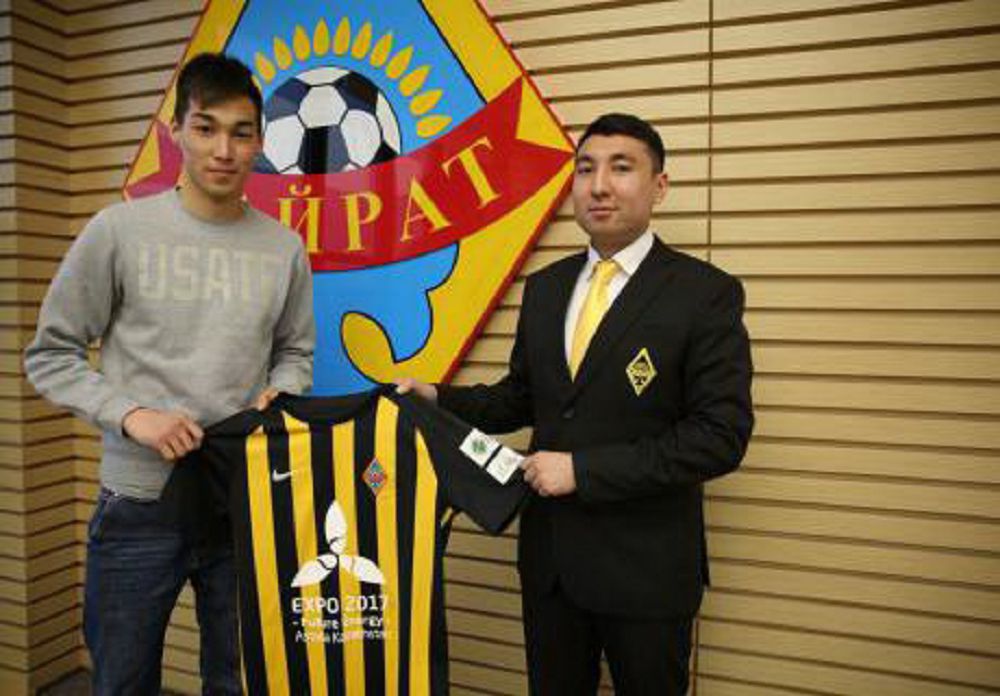 Орынборлық қазақ «Қайратта» ойнайды