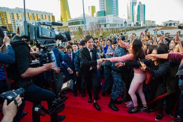 Димаш Франция телеарнасынан шақырту алды