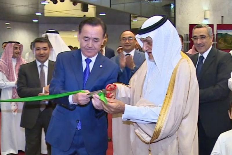 Елбасы кітабы араб тілінде жарық көрді