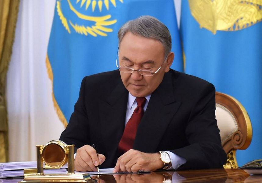 Назарбаев Ұлттық қауіпсіздік комитетіне 25 жыл толуына орай мерекелік медаль тағайындады