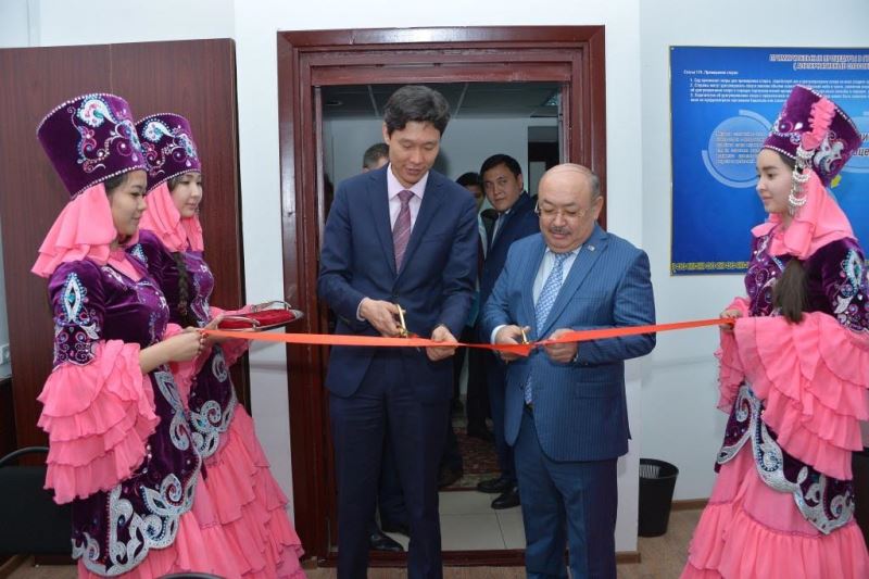 ҚазҰУ-да медиация және сот отырысы оқу залы ашылды