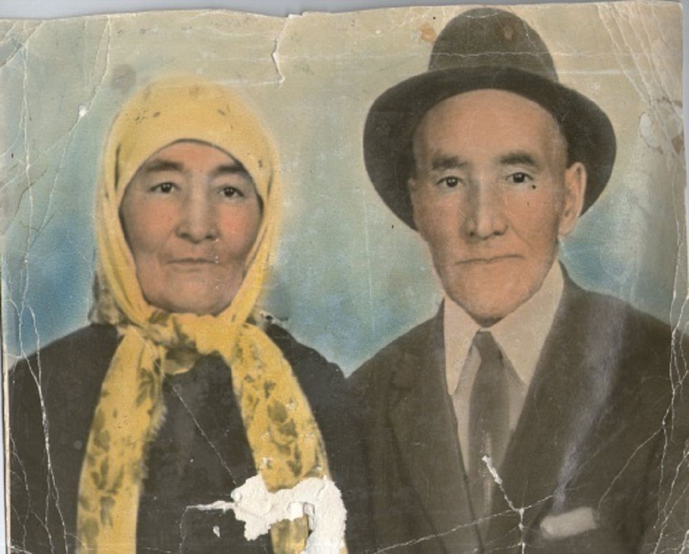 Мен бүгін әкемді  ойлап толғанамын