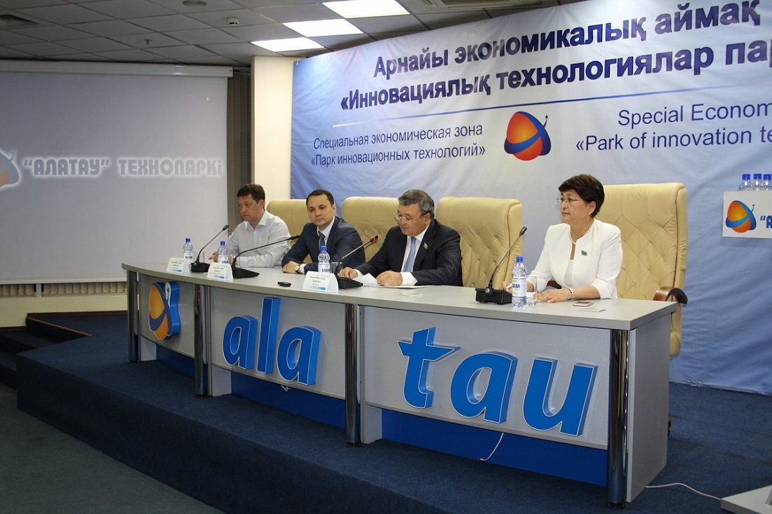 Сенат депутаттары Алматыға жұмыс сапарымен келді