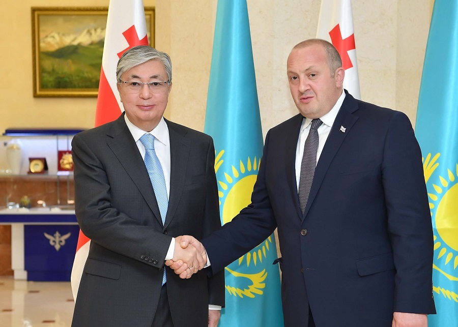 Тоқаев Грузия Президентімен кездесті