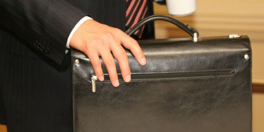 Атырауда лауазымына сай емес мемлекеттік қызметкерлер бар 