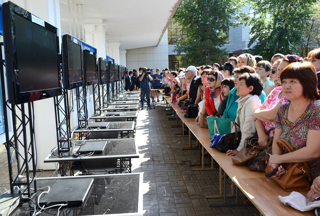 Жаңа форматтағы ҰБТ:  алғашқы лек қалай тапсырды?