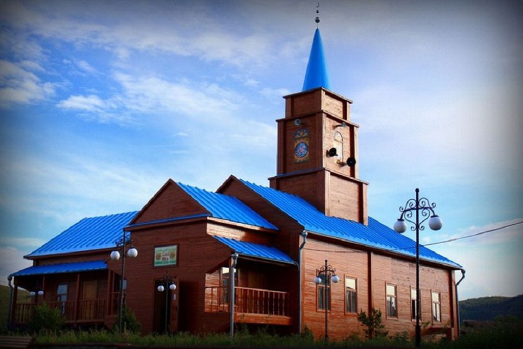 Құнанбай мешітінің алғашқы айшығы қайда?