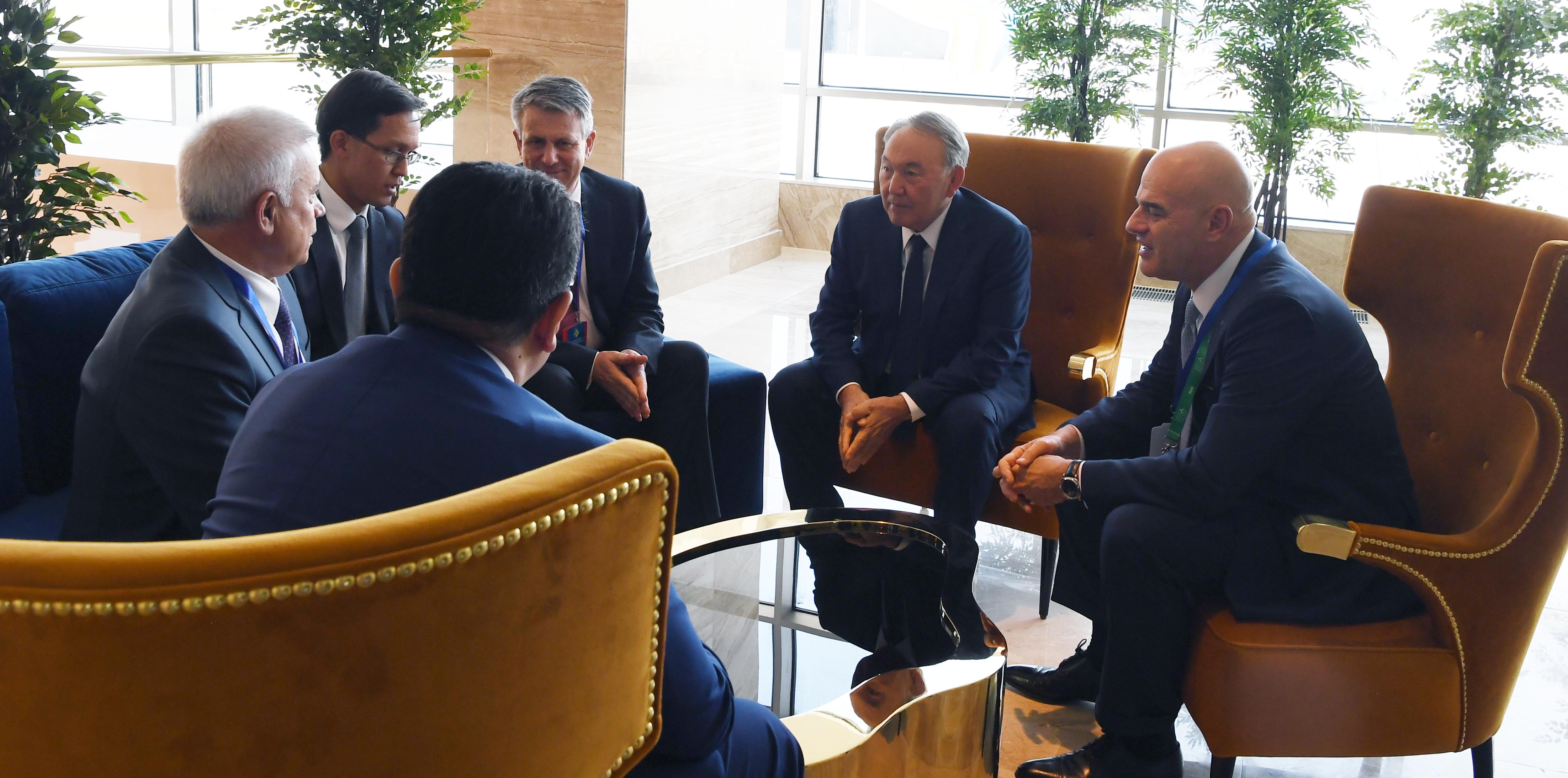Назарбаев халықаралық компания басшыларымен келіссөздер жүргізді