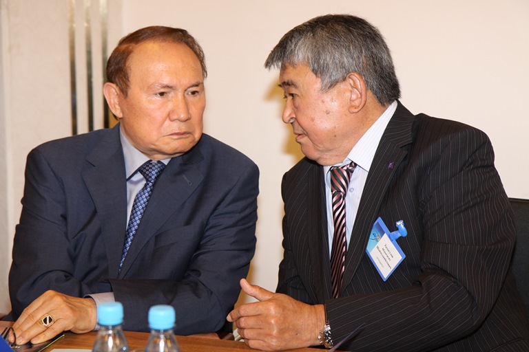 Асыл қасиет сеңгірі