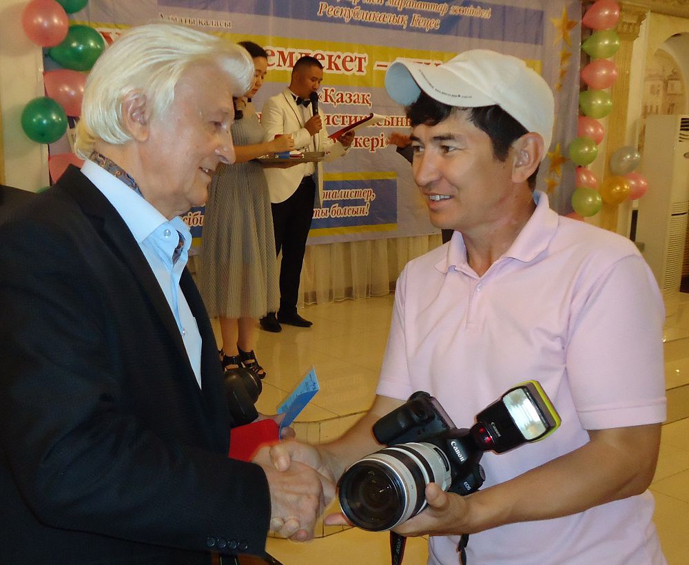 Ардагер журналистер ардақталды