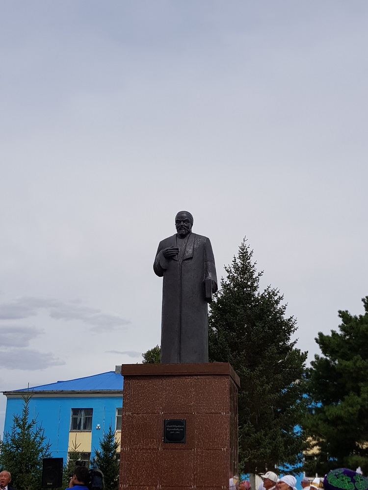 Тарбағатайда ұлы Абай мен Дәулетбай батырға еңселі ескерткіш қойылды