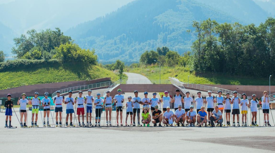 Еліміздің жас шаңғышылары Алматыдағы сауықтыру лагерьнде бас қосты