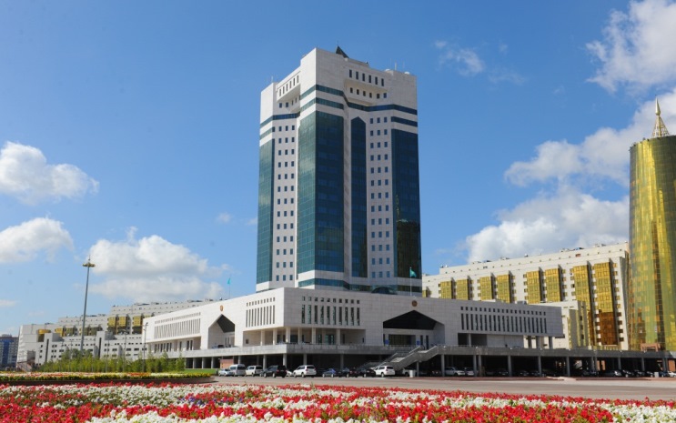 Кәсіби мемлекеттік аппарат қалыптасып келеді