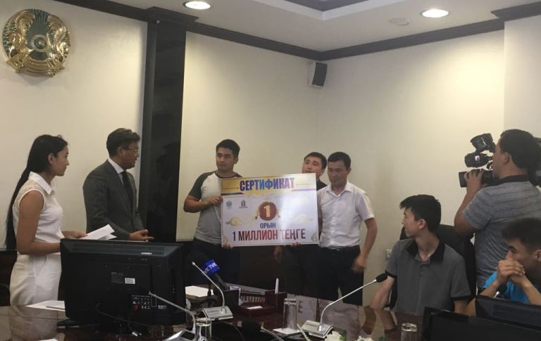 Шымкенттік өнертапқыш латын әліпбиіне өтудің оңай жолын ойлап тапты