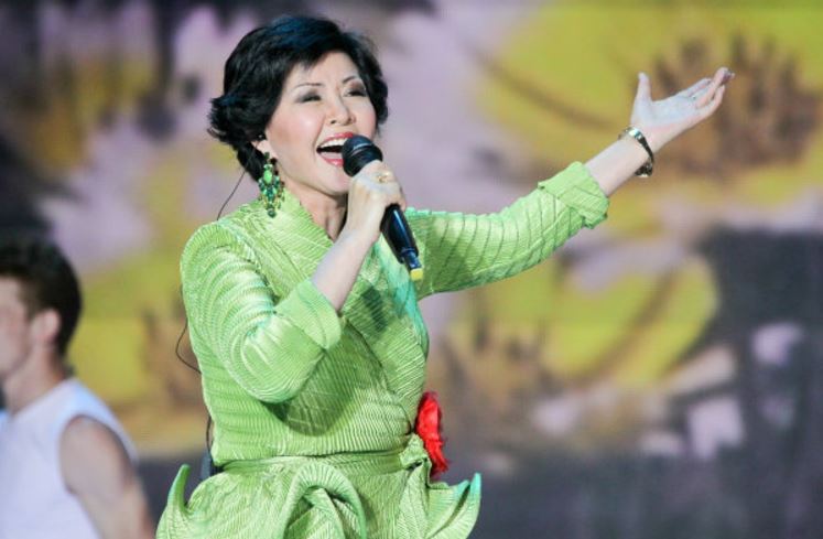 Роза Рымбаева Астанада өнер көрсетеді