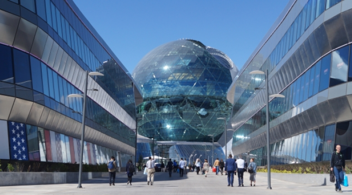 Папуалықтар экзотикалық өнерімен тәнті етті