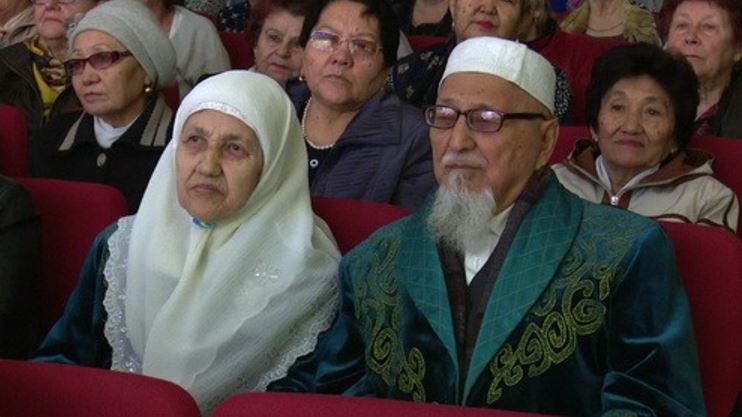 Қайырымдылық шараға  қарттар дән риза