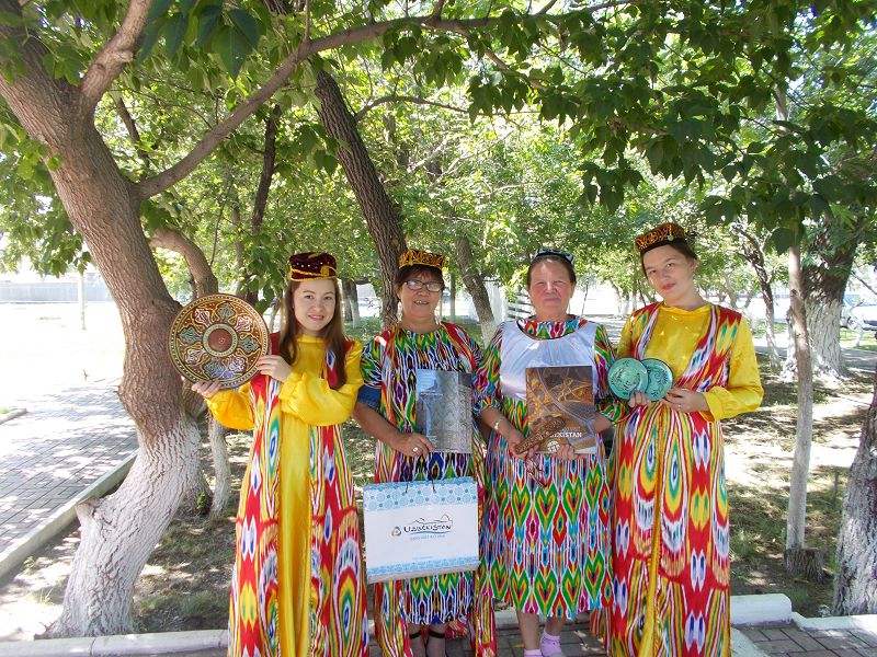 Семейліктер көрмені тамашалады