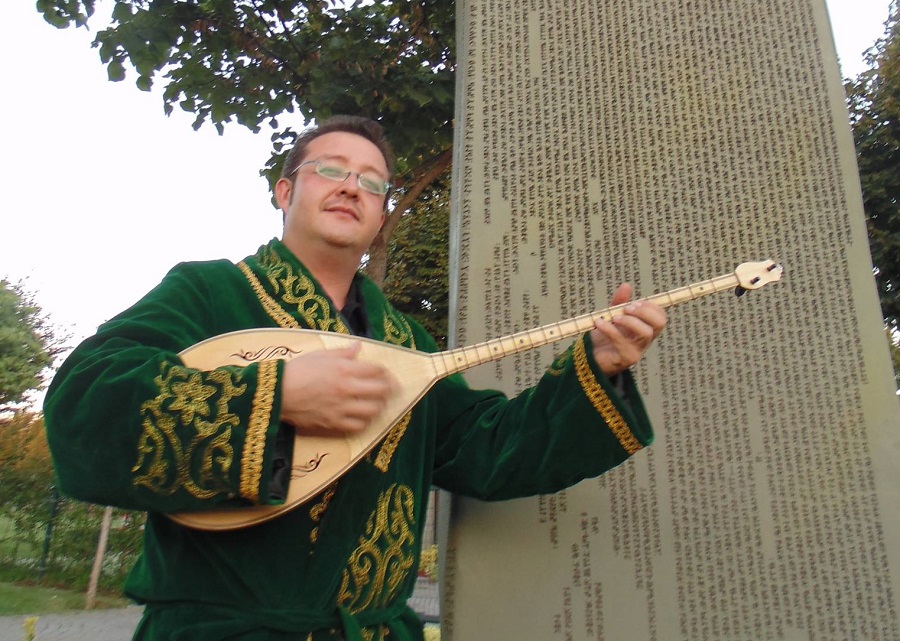 «Домбыра мені Түркияға мәшһүр етті»