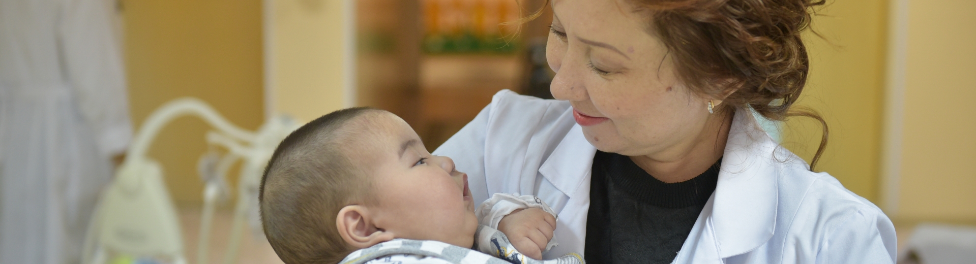 Жыл басынан бері балалар үйінің 44 тәрбиеленушісі отбасына оралды