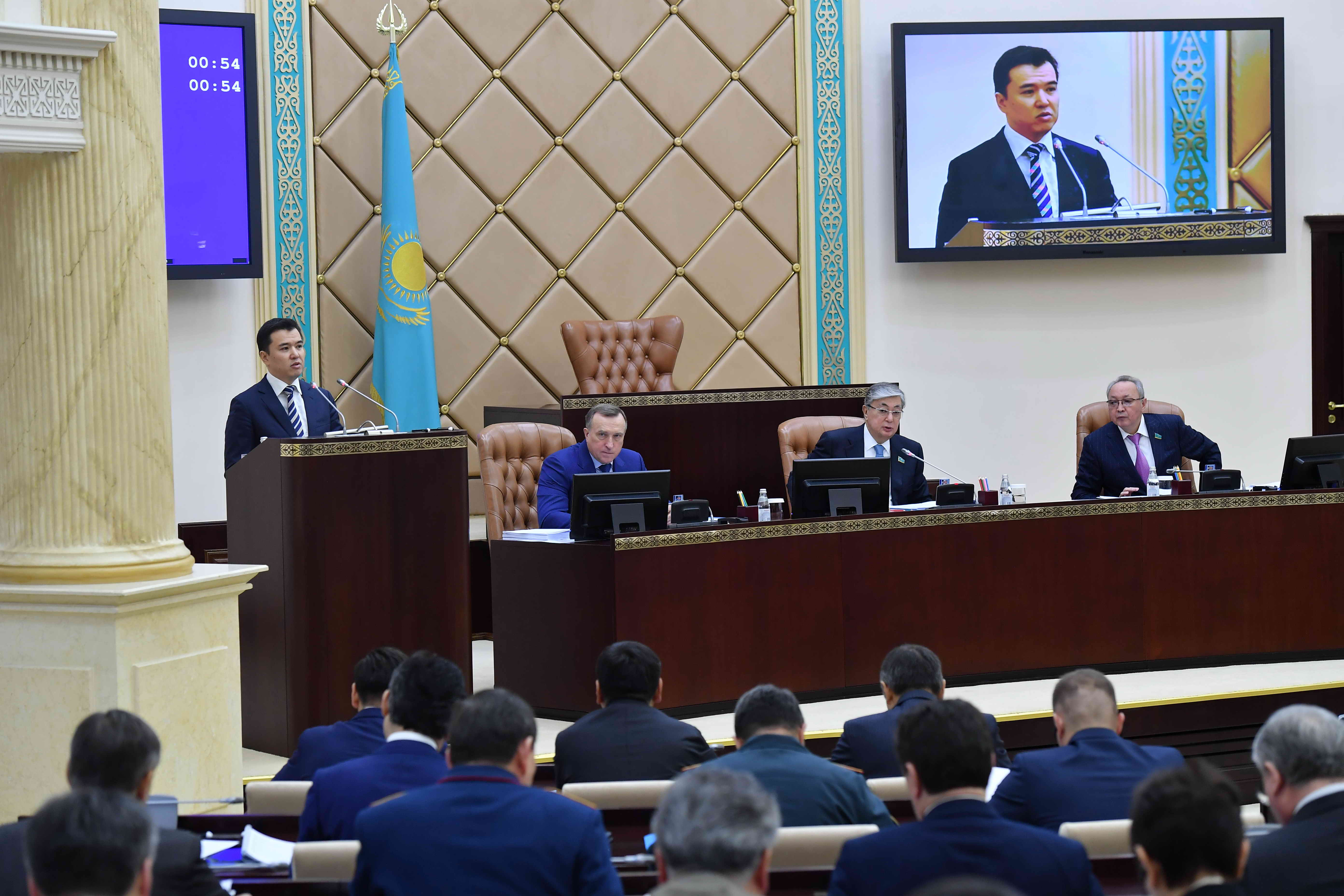 Сенат «2017-2019 жылдарға арналған республикалық бюджет туралы» заңға түзетулерді қарады