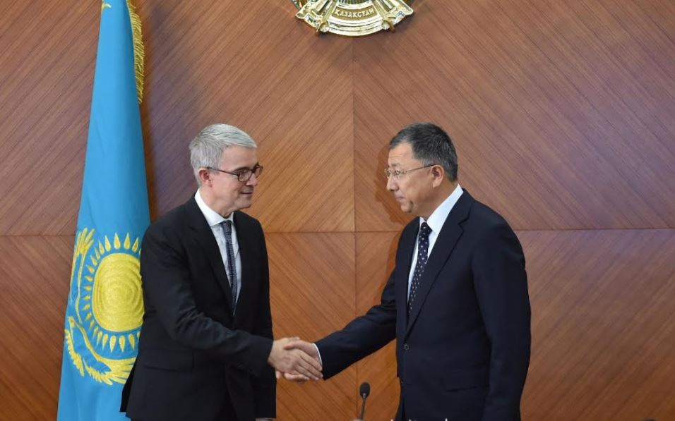 ОҚО әкімі Францияның Қазақстандағы елшісімен кездесті