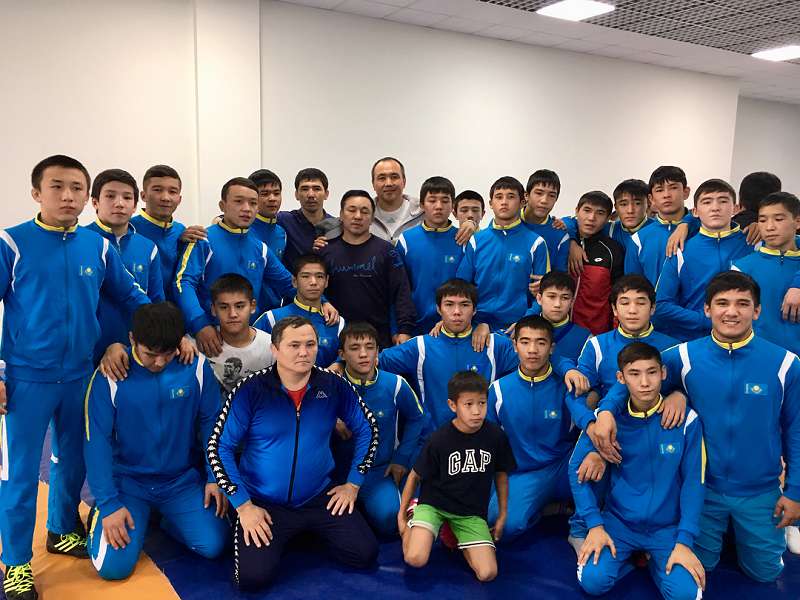 Чемпиондар шеберлік сабағын өткізді