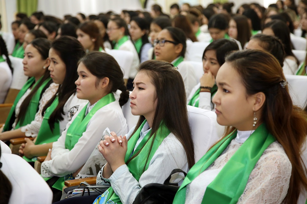 Қыздар университетінде «Студенттер қатарына қабылдау» шарасы өтті