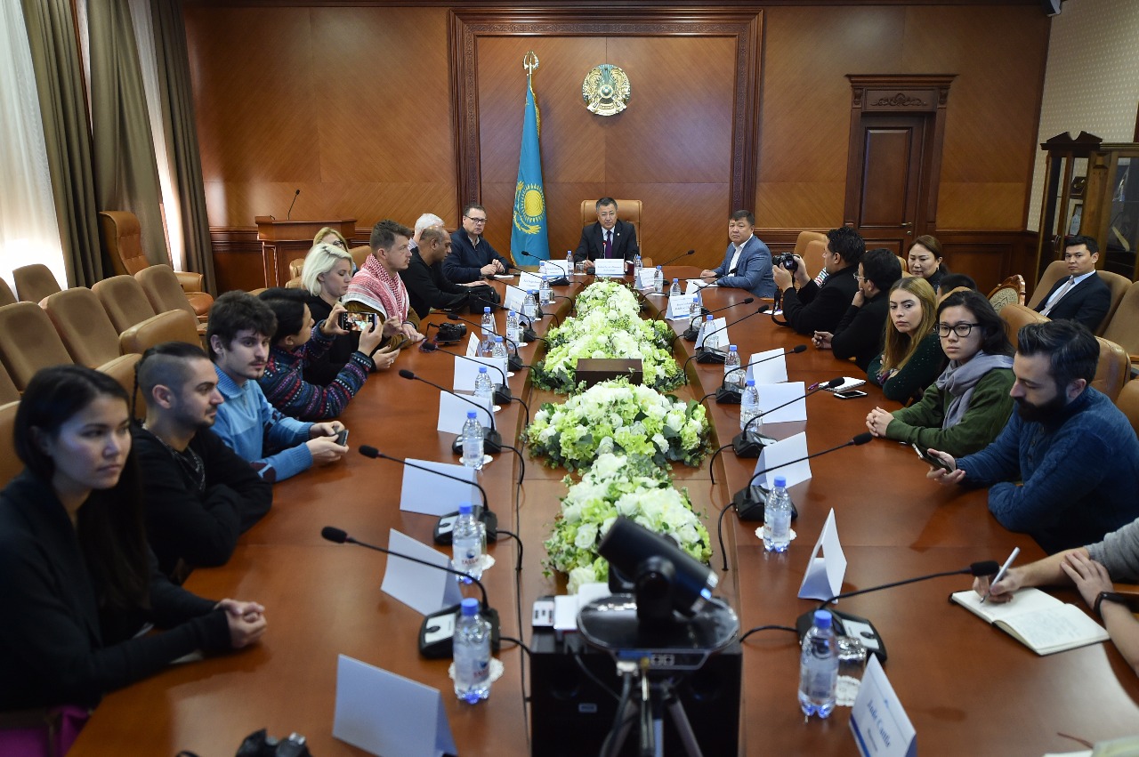 Түймебаев шетелдік жетекші бұқаралық ақпарат құралдарының өкілдерімен кездесті