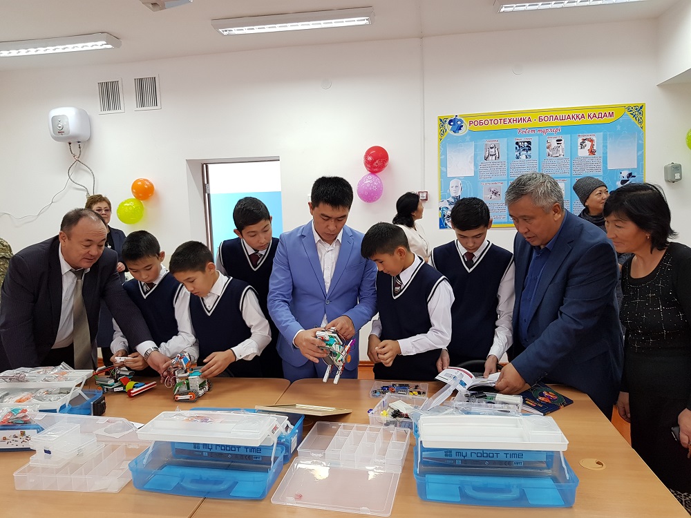 Жетіарал ауылында «робот техникасы» кабинеті ашылды