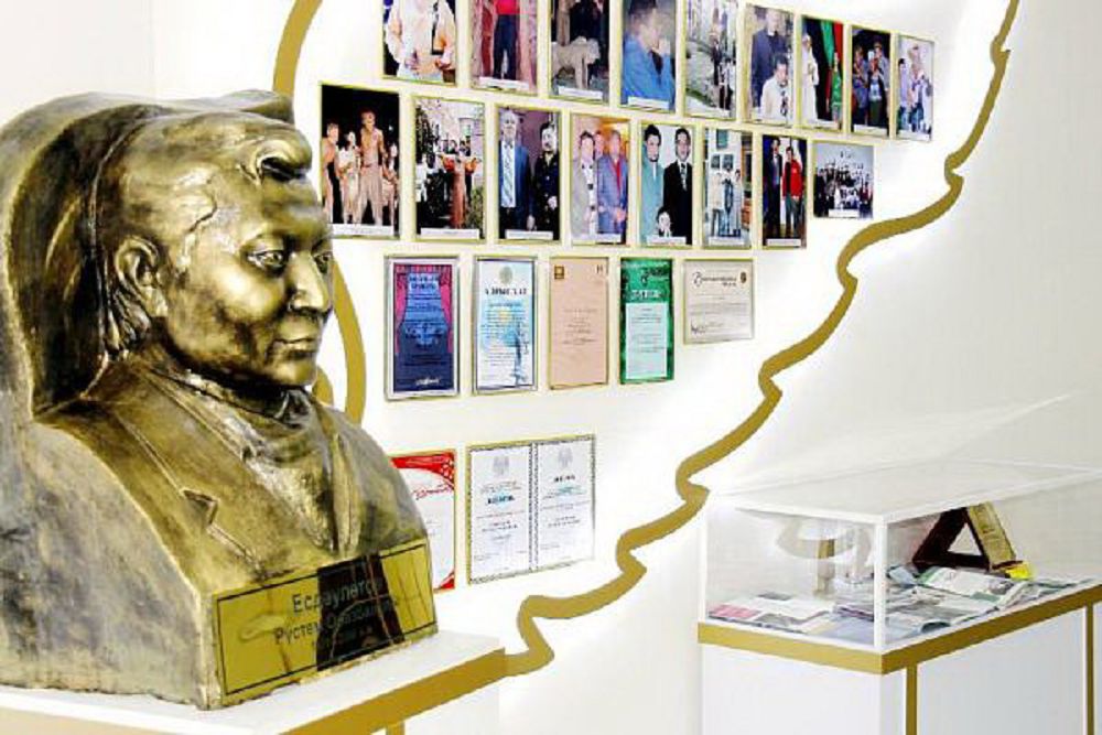 Өскеменде режиссердің ескерткіш мүйісі ашылды