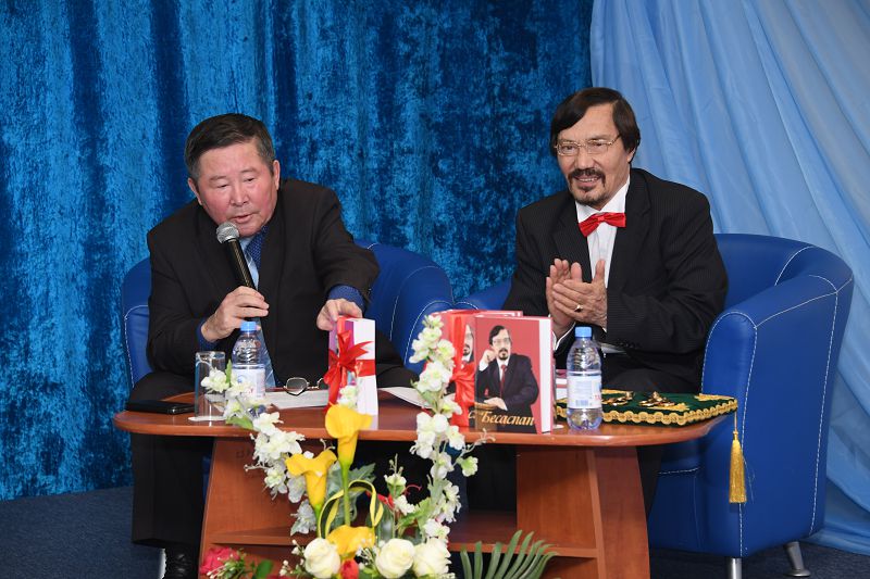 Журналист-жазушы Жанат Елшібектің шығармашылық кеші