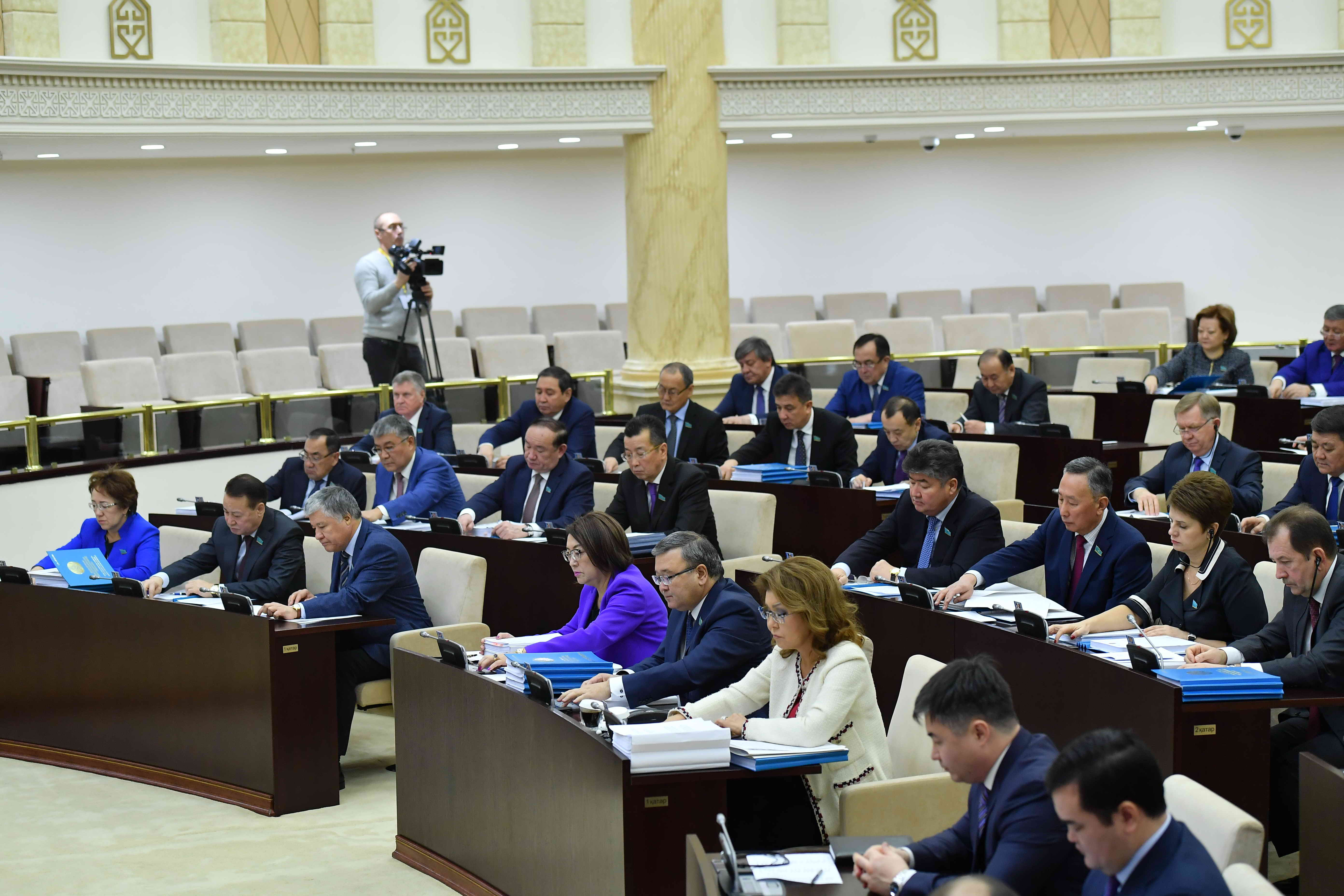 Сенат БАҚ туралы заңнамаға түзетулерді қабылдады