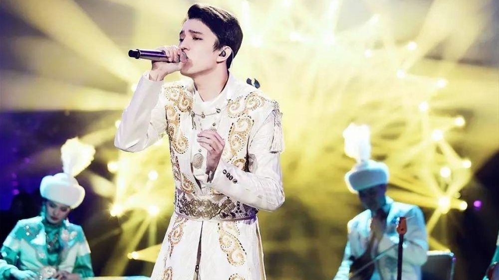 Жұлдыздар жарығы: Димаштың қасиеттерінің жарқын қыры - таза қазақылығы