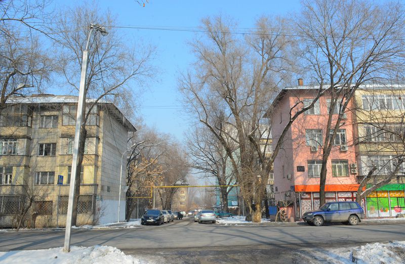 Атақты «Ақ үй» мен сырға толы «Сары үй»
