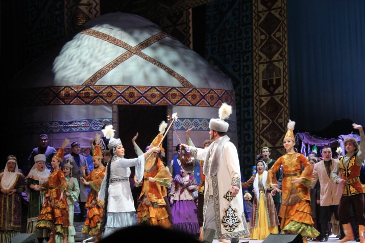 Бұрынғы ән мен қазіргі ән һәм тұйық ойдың тұңғиығы