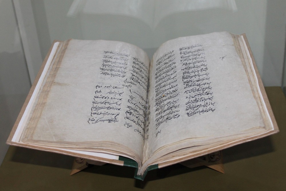 Тұрлыбек Мәмесейіт. Қолжазба – шикізат
