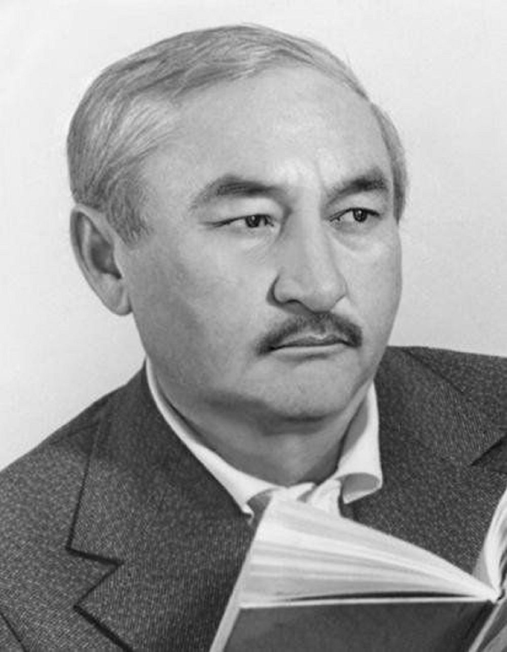 Әдебиеттің әңгімесі: Тәкенге оралу