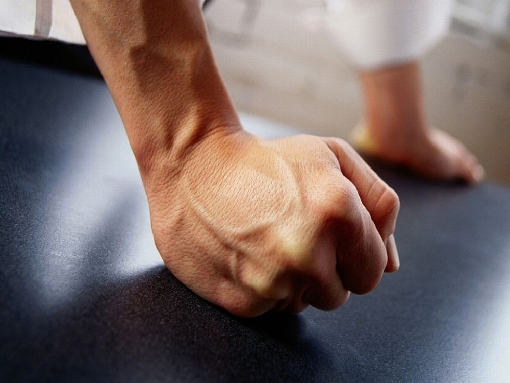 Балаларға күш көрсету тыйылмай тұр
