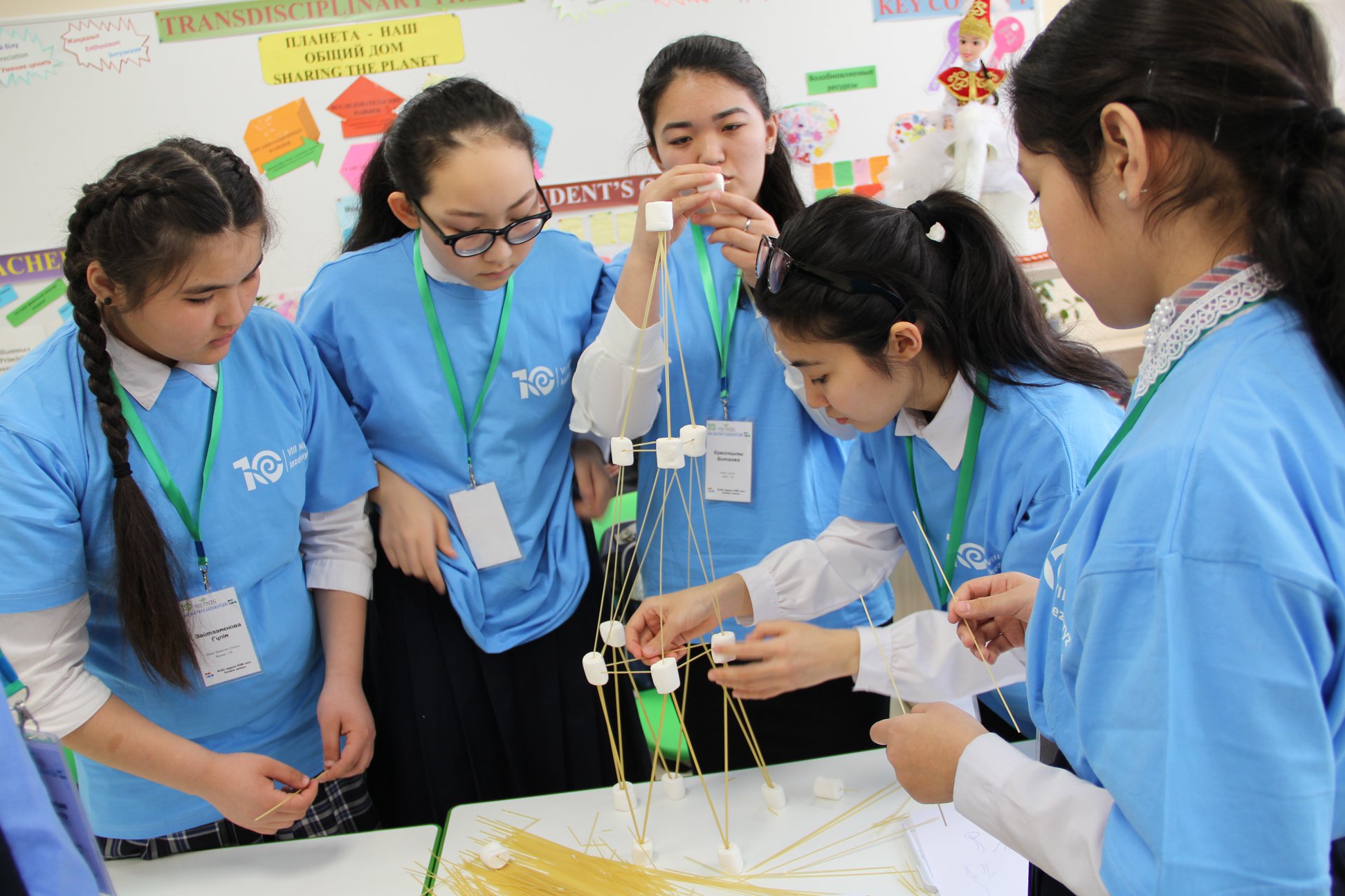 Назарбаев мектептерінің наурыз кездесулері Астана сәулетіне арналды
