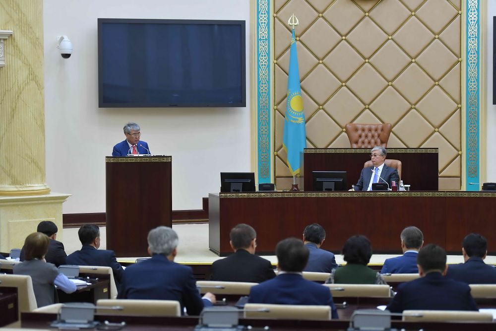 Сенатта съезге әзірлік мәселелері пысықталды 