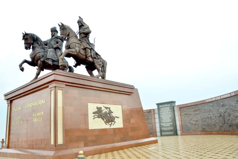 Қазығұртта «Батыр бабалар» мемориалдық кешенінің ашылу салтанаты өтті
