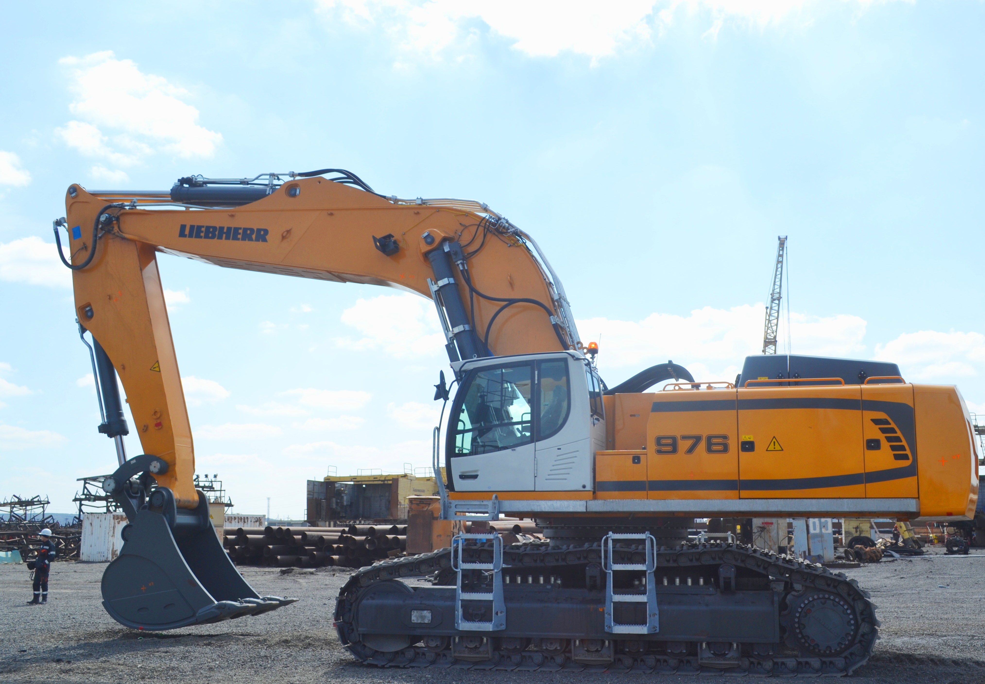Екібастұздағы «Шығыс» кенішіне «Liebherr R-976 Litronic» экскаваторы әкелінді