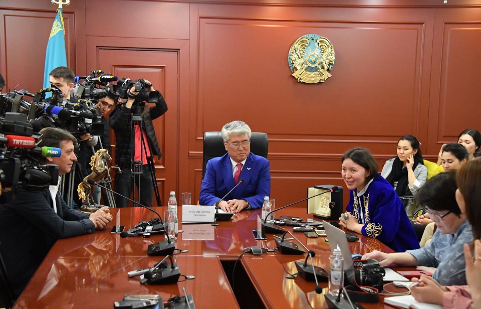 Самал Еслямова: Туған еліңнің ықыласын сезіну – нағыз бақыт