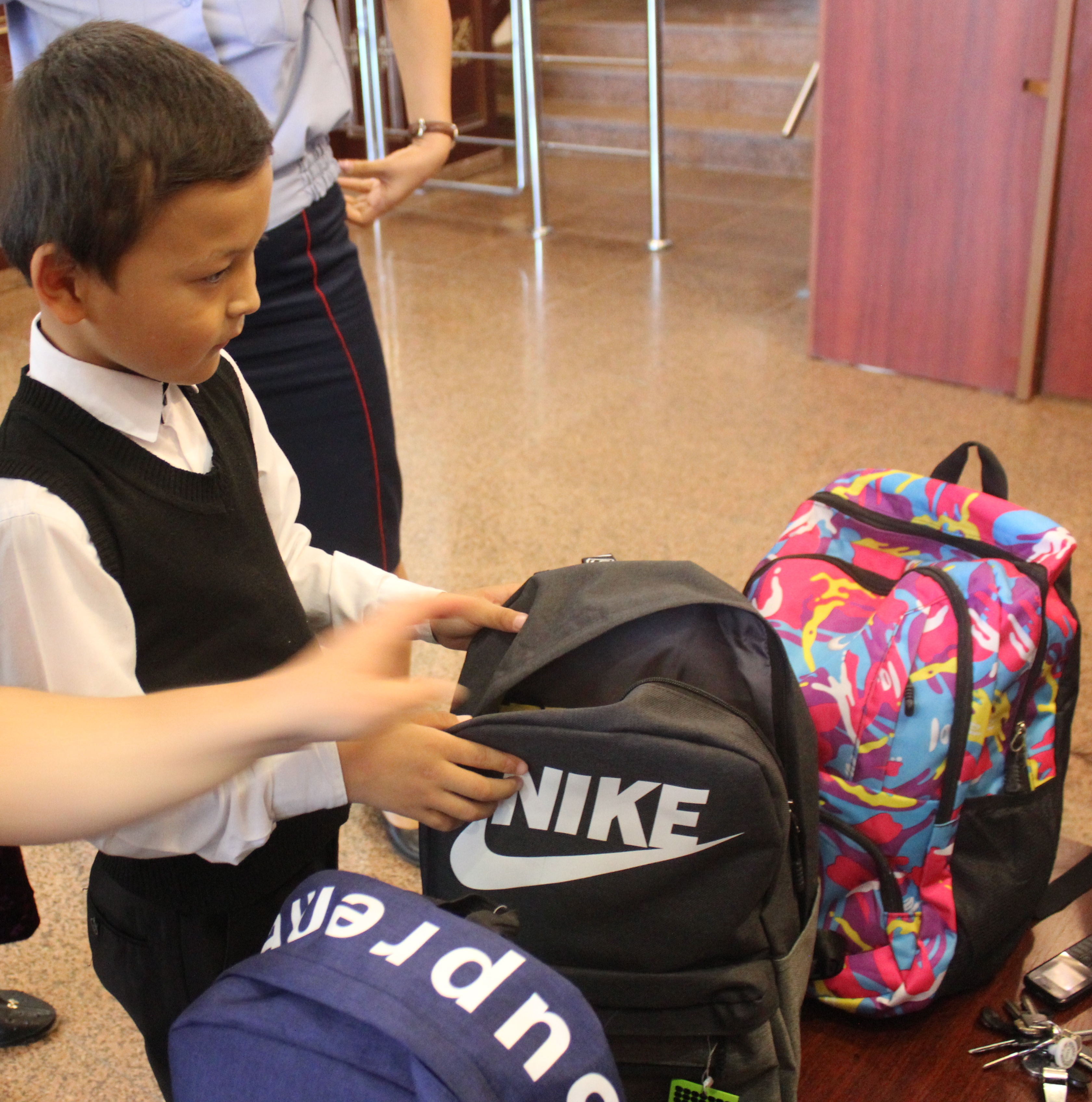 Маңғыстаулық полицейлер мұқтаж отбасыларға көмек берді