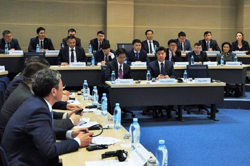 Мемқызметшілер Сингапурдың экономиканы әртараптандыру тәжірибесін зерделеуде