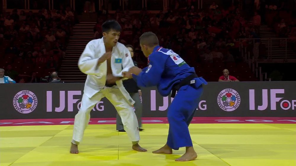 Дзюдодан жеңіл салмақтағылар жарап тұр