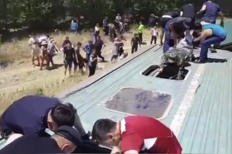 «Астана-Алматы» бағытындағы пойыз апатқа ұшырап, бір адам қаза тапты